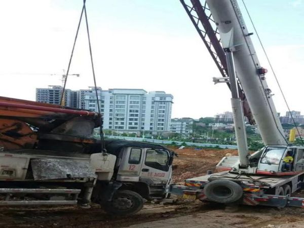 滨汕头市吊车出租公司电话_-吊车租赁过程需注意吊车部件温度过高问题
